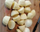 A picture of step 1 of Spanish Omelette.