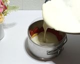 Foto langkah ke 6 dari resep Strawberry Cheesecake.