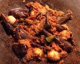 Foto langkah ke 4 dari resep Terong balado rebon dan telur puyuh.