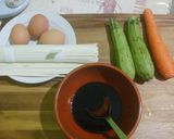 Une image de l'étape 1 de Nouilles chinoises sautées aux légumes.