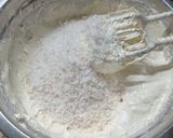 Foto langkah ke 3 dari resep Bolu Kelapa Panggang.
