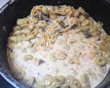 Foto del paso 4 de la receta: Tortellinis de carne a la carbonara con champiñones