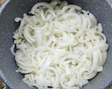 Foto del paso 1 de la receta: 🧅🧀 Empanadas de cebolla y queso muzzarella 🧀🧅 para freír, para hornear, para freezar 😉