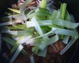 รูปขั้นตอนการทำที่ 3 ของ บะหมี่หยกไก่และกระดูกอ่อนตุ๋นเต้าซี่