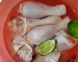 Foto langkah ke 1 dari resep Ayam Goreng Kremes.
