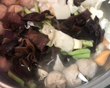 Foto langkah ke 4 dari resep Sayur Sop Bakso.