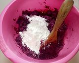 Foto langkah ke 2 dari resep Kue bola ubi ungu krispi.