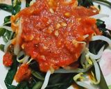 Foto langkah ke 5 dari resep Rujak kangkung toge.