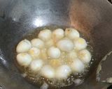 Foto langkah ke 1 dari resep Bakso ikan, telur puyuh masak saus tomat.