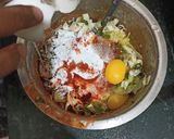 A picture of step 2 of Tortilla de repollo (cabbage omelette).