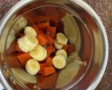 A picture of step 1 of Papaya Smoothie.