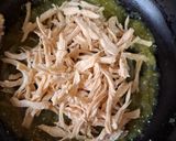 Foto del paso 3 de la receta: Tinga de pollo en salsa verde