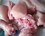 A picture of step 1 of Chicken with tomato.