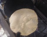 A picture of step 6 of Baisen aur atay ki roti.