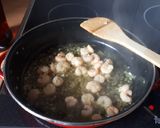 Foto del paso 4 de la receta: 114. Filetes de merluza con patatas