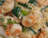 Foto langkah ke 6 dari resep Kwetiau Siram Udang.