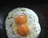 সানি সাইড আপ(sunny side up recipe in Bengali) রেসিপির ধাপ 1 ছবি