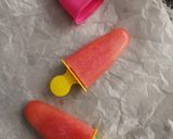 Foto langkah ke 4 dari resep Es lolypops Semangka Lemon.
