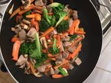 Salteado de cerdo con verduras