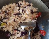 Foto langkah ke 4 dari resep Pinky Nasgor dengan Bayam Merah.