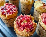 Foto langkah ke 7 dari resep Strawberry Cheese Muffin.