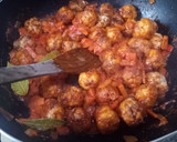 Foto del paso 8 de la receta: Albóndigas de merluza con tomate