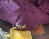 Foto langkah ke 2 dari resep Donat Ubi Ungu.