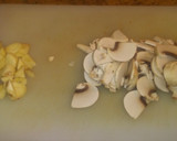 Foto del paso 1 de la receta: Pollo al ajillo con champiñones