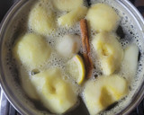 Foto del paso 2 de la receta: Compota de pera y manzana con miel