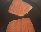 Foto del paso 1 de la receta: Salmon con crema de eneldo y mostaza