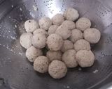 A picture of step 6 of Koftay ka salan.