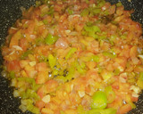 Foto del paso 3 de la receta: Revoltillo con tomates, pimiento, ajo y cebolla