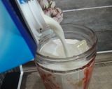 Foto langkah ke 3 dari resep Korean strowbery milk latte.
