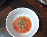Foto del paso 1 de la receta Tostas canarias (Pata asada sobre tomate aliñado)