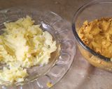A picture of step 1 of Egg burger.