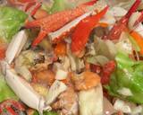Gambar langkah 4 resipi Tomyam Putih Seafood.