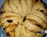 Foto langkah ke 4 dari resep Cranberry Crown Bread.