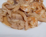 Foto del paso 5 de la receta: Calamares en salsa de langostinos