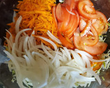 Foto del paso 6 de la receta: Ensalada de surimi y camarones