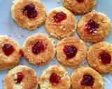 A picture of step 4 of My Jammie Biscuits.