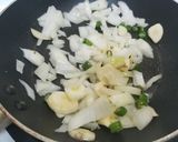 A picture of step 2 of Cheesy spinach omelette.