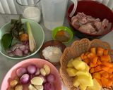 Foto langkah ke 1 dari resep Opor Ayam Kentang Wortel.