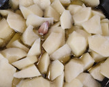 Foto del paso 3 de la receta: Lomo con ajos y patatas