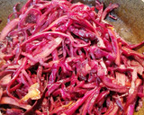 Foto del paso 4 de la receta: Lombarda al ajillo