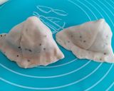 A picture of step 21 of Aloo Samosa.
