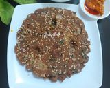 A picture of step 5 of Bhajani Thalipeeth.