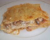 Foto del paso 12 de la receta: Lasaña de carne picada de cerdo, lonchas de queso  y gratinada