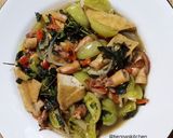 Foto langkah ke 5 dari resep Oseng cumi asin tahu kemangi.