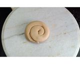 A picture of step 4 of Plain Paratha.