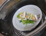 Foto langkah ke 3 dari resep Pla Neung Manao 🐟 Ikan Kukus Thai | Segar, Asam, Manis, Pedas, dan Wangi! 🌿.